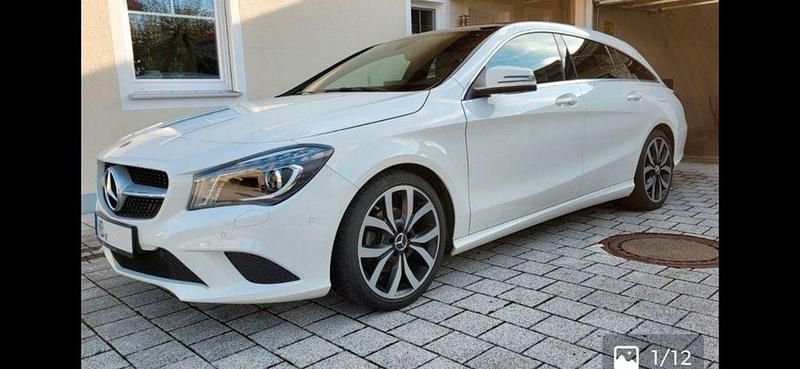Gebraucht Mercedes CLA180 122 PS (89 kW) 2015 Schwarz Limousine