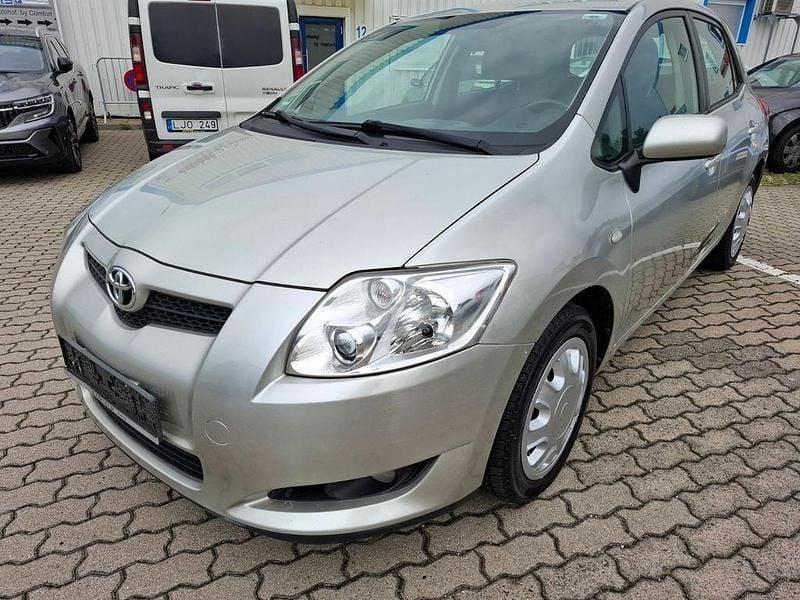 Silber Gebraucht 2008 Toyota Auris Sol Limousine | 4.899 € (Guter Preis) - Bild 1/4