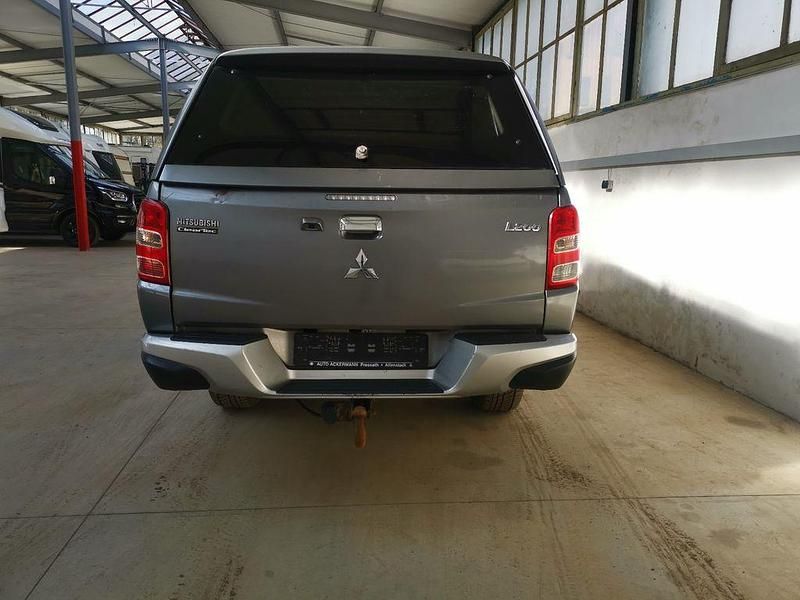 Gebraucht Mitsubishi L200 181 PS (133 kW) 2018 Grau Pickup