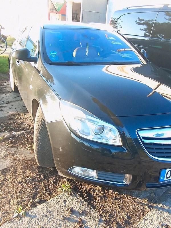 Schwarz Gebraucht 2013 Opel Insignia Kombi | 4.500 € (Guter Preis) - Bild 1/4