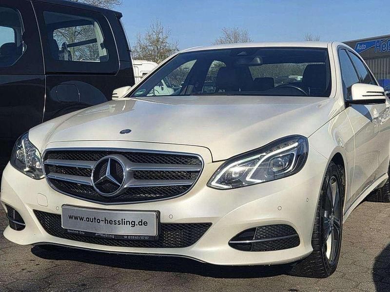 Gebraucht Mercedes E300 231 PS (169 kW) 2013 Weiß Limousine