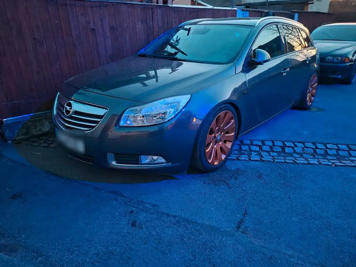Gebraucht Opel Insignia 200 PS (147 kW) 2011 Grau Kombi