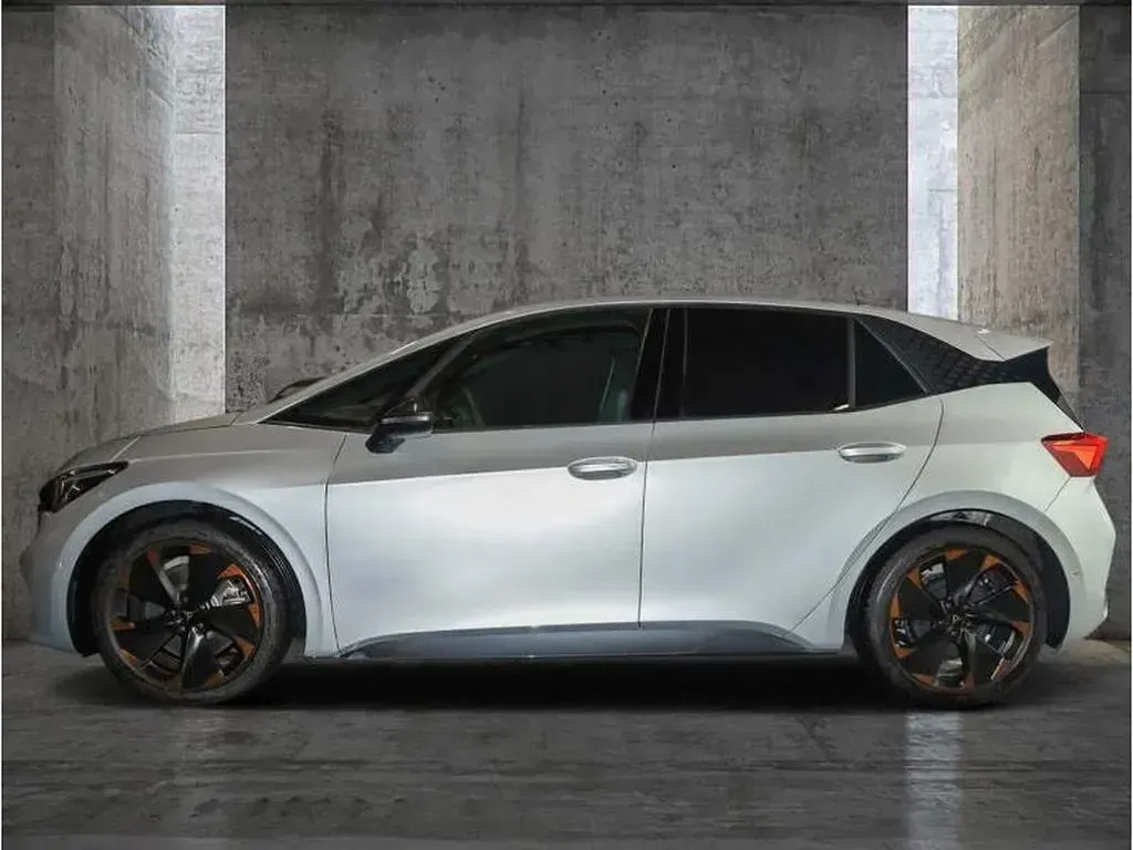 Second-hand Cupra Born e-Boost 169 kW (231 CP) 2024 Argintiu Hatchback