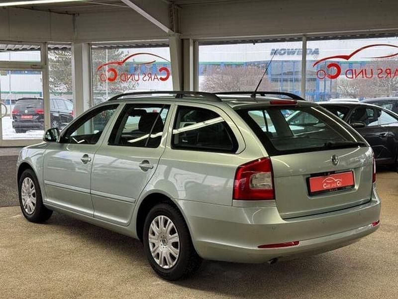 Gebraucht Skoda Octavia 80 PS (58 kW) 2010 Grün Kombi