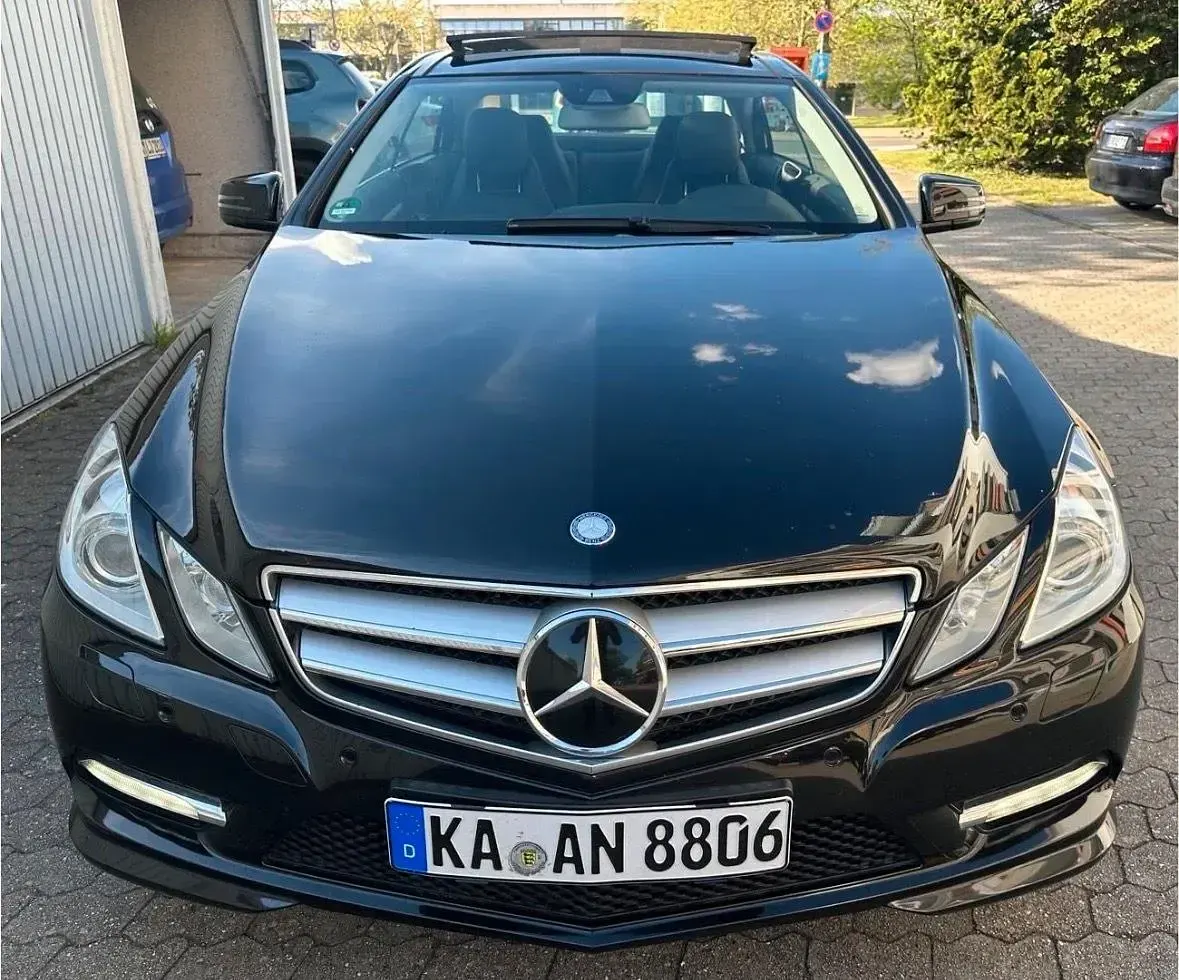 Używany Mercedes E350 AMG 306 KM (225 kW) 2012 Czarny Coupe