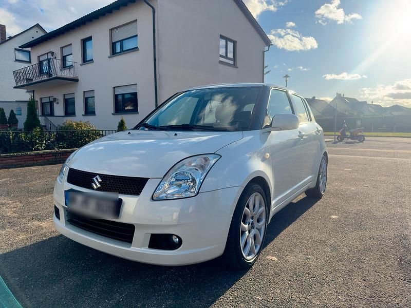 Gebraucht Suzuki Swift 92 PS (67 kW) 2007 Weiß Kleinwagen