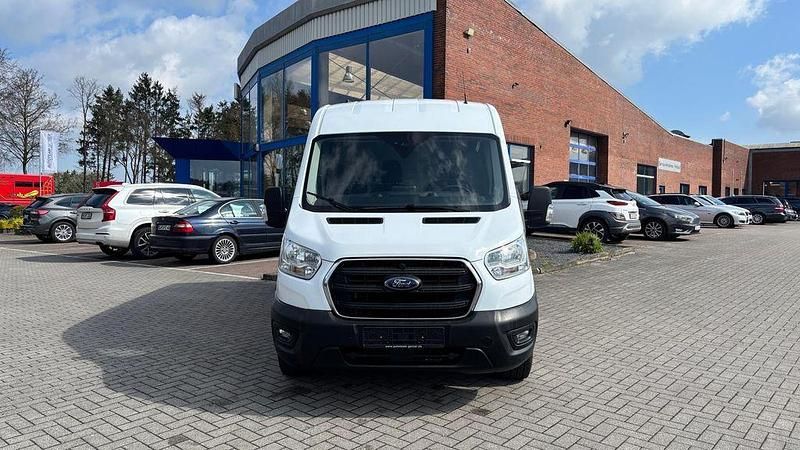 Gebraucht Ford Transit Trend 131 PS (96 kW) 2022 Weiß Van / Kleinbus