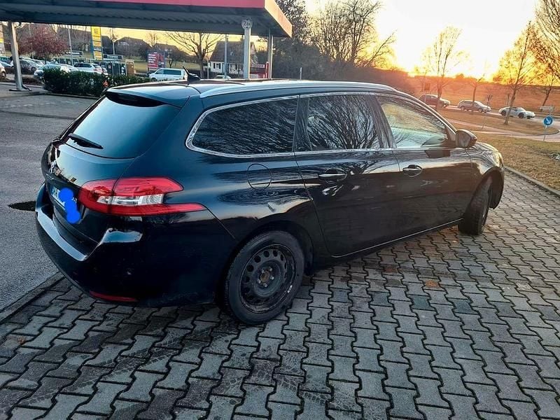 Gebraucht Peugeot 308 SW Allure 131 PS (96 kW) 2015 Schwarz Kombi