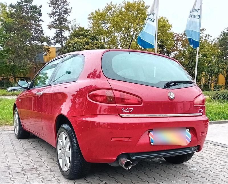 Rot Gebraucht 2006 Alfa Romeo 147 Kleinwagen | 3.800 € - Bild 1/4