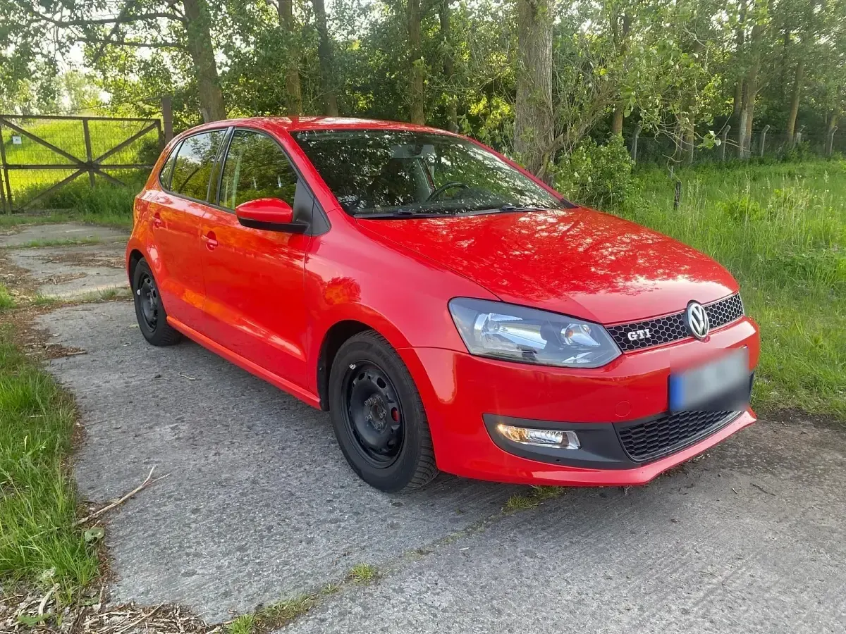 Gebraucht VW Polo 90 PS (66 kW) 2013 Rot Kleinwagen