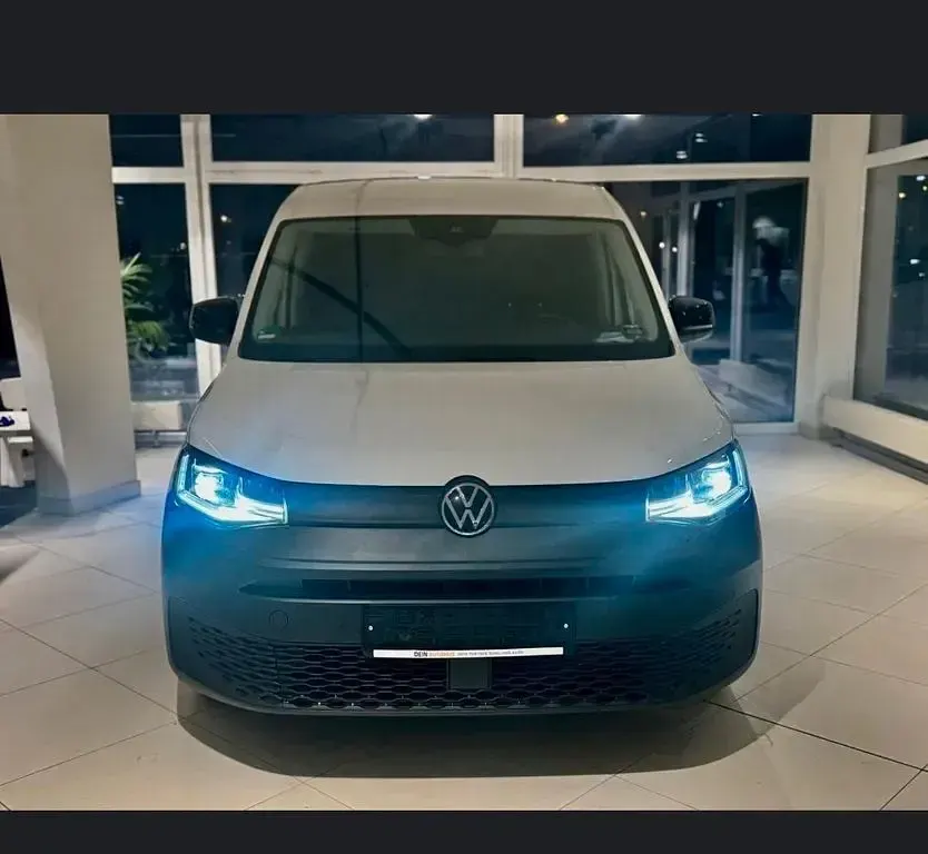 Gebraucht VW Caddy Maxi 122 PS (89 kW) 2022 Weiß Van / Kleinbus