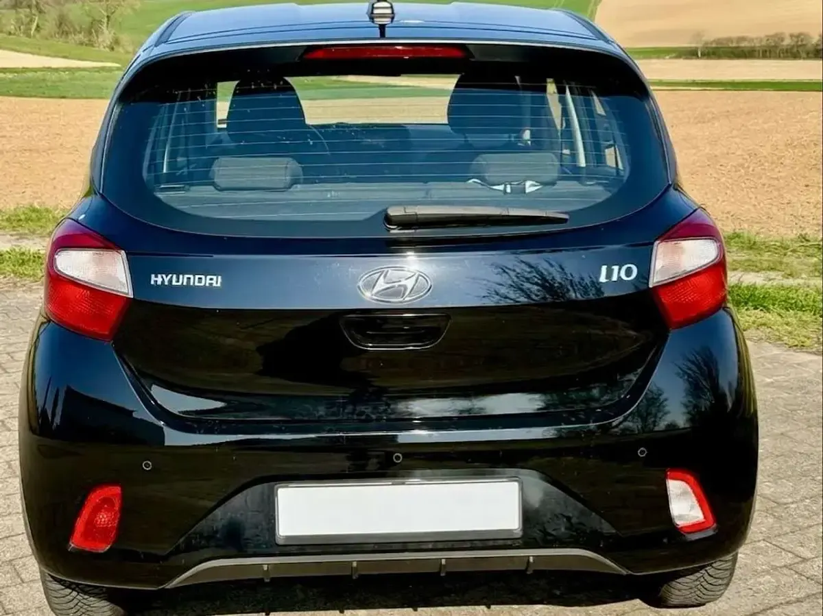 Gebraucht Hyundai i10 67 PS (49 kW) 2023 Schwarz Kleinwagen