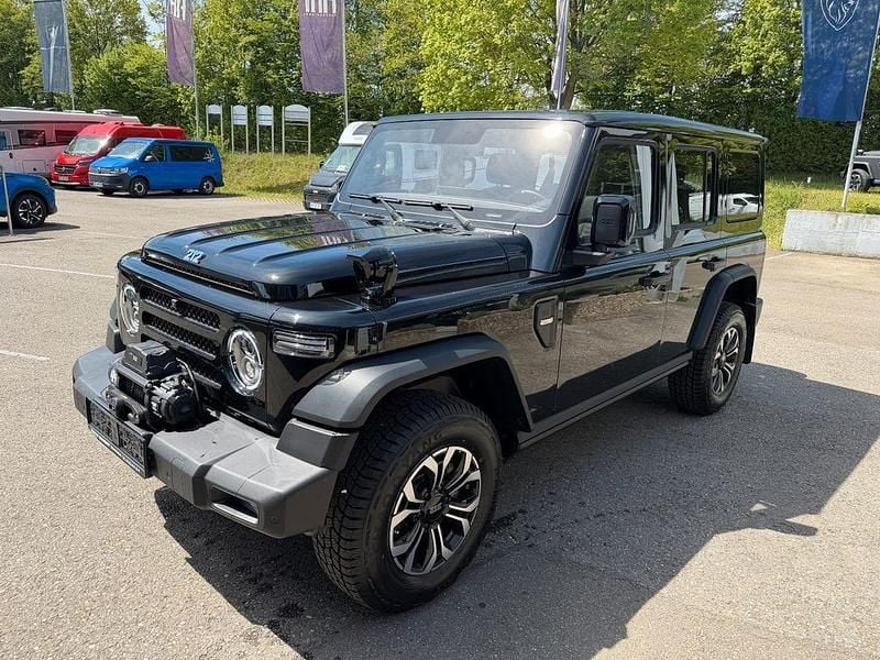 Neu BAW 212 166 PS (122 kW) 2026 Schwarz SUV