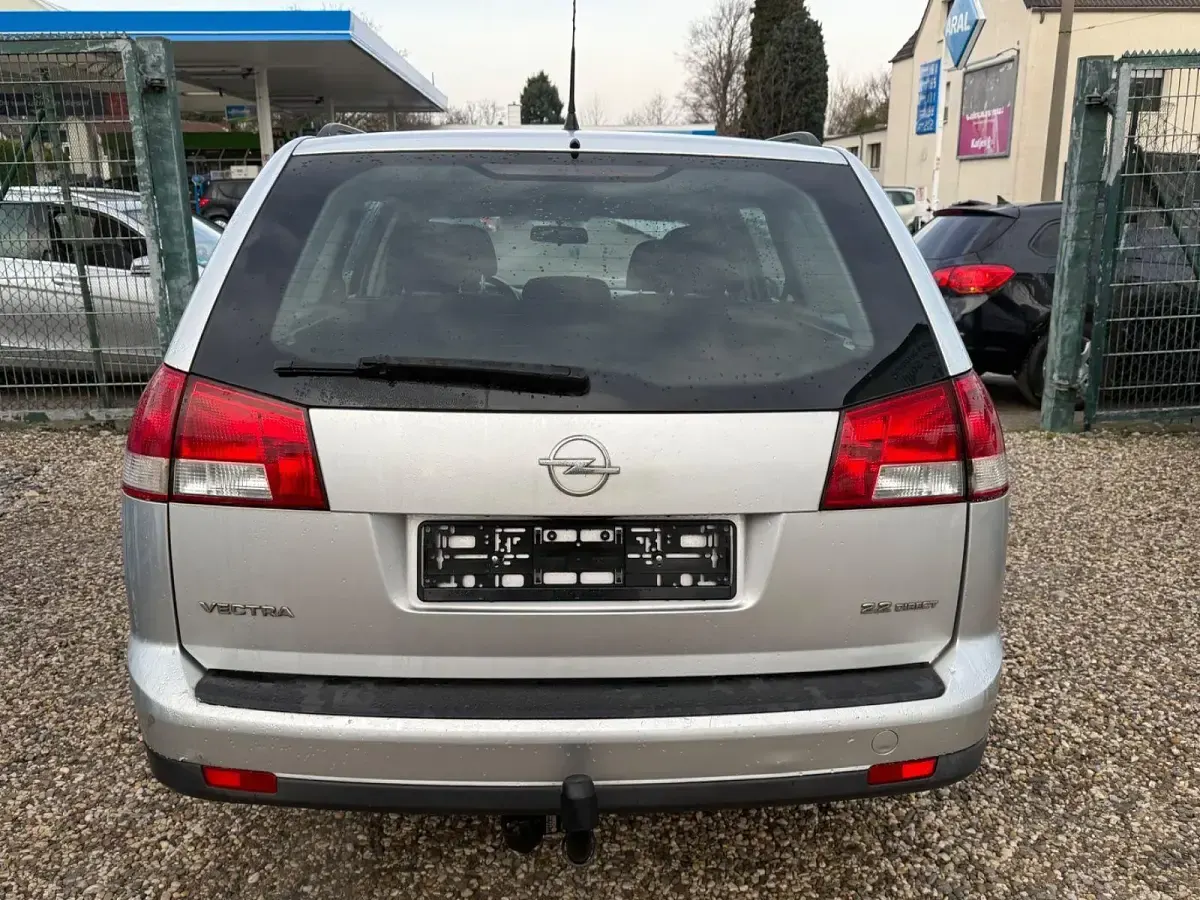 Gebraucht Opel Vectra Basis 155 PS (114 kW) 2004 Silber Kombi