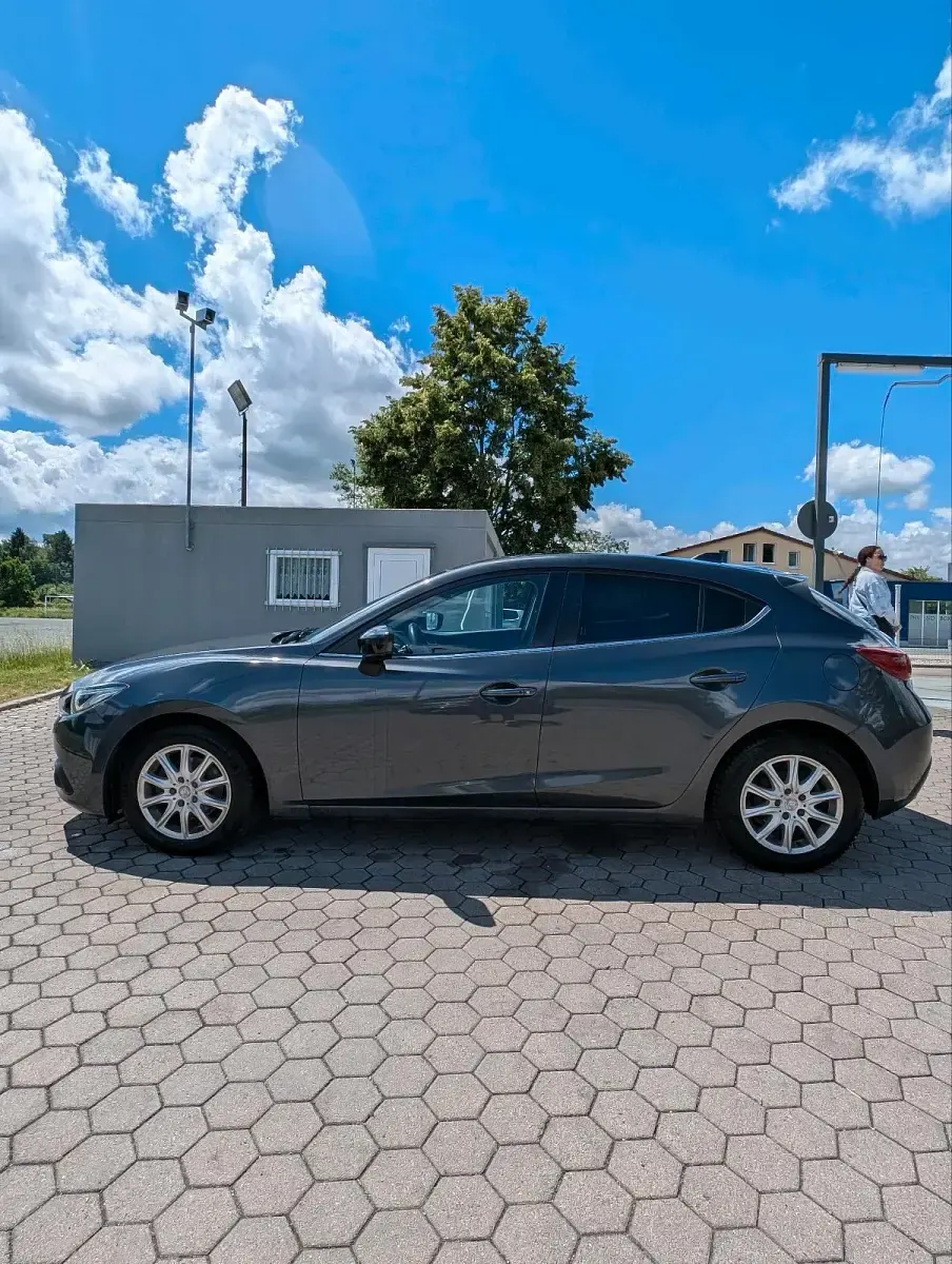 Gebraucht Mazda 3 Inclusive 150 PS (110 kW) 2015 Grau Limousine