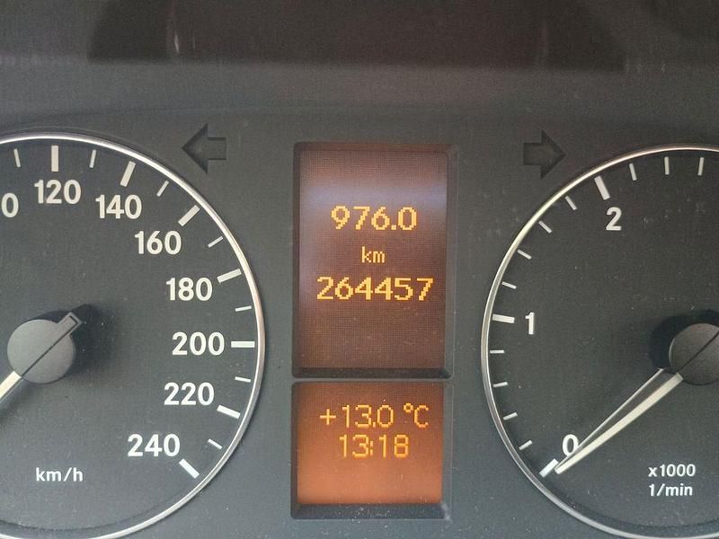 Gebraucht Mercedes A180 Elegance 109 PS (80 kW) 2008 Silber Van / Kleinbus