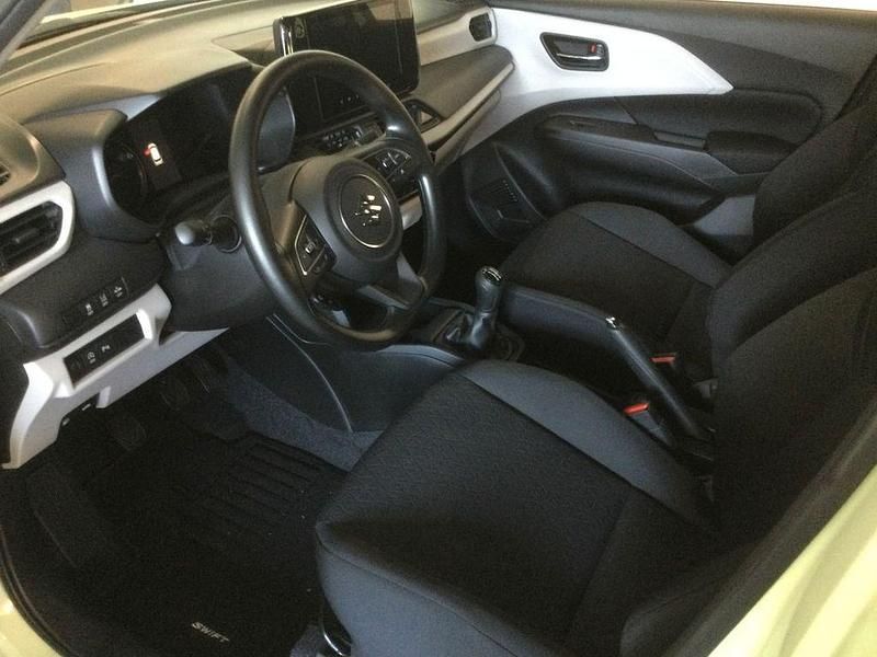 Neu Suzuki Swift Club 83 PS (61 kW) 2025 Gelb Kleinwagen