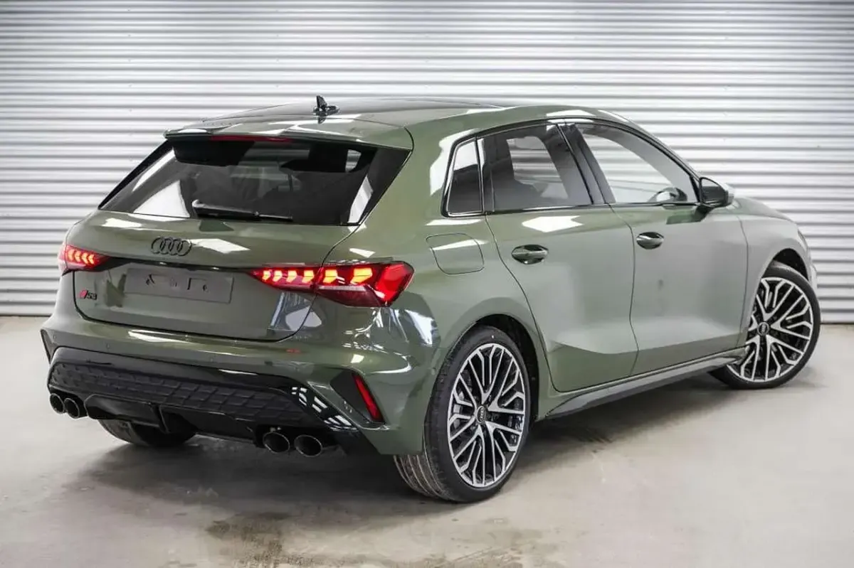 Gebraucht Audi S3 333 PS (244 kW) 2026 Distriktgrün metallic (... Limousine