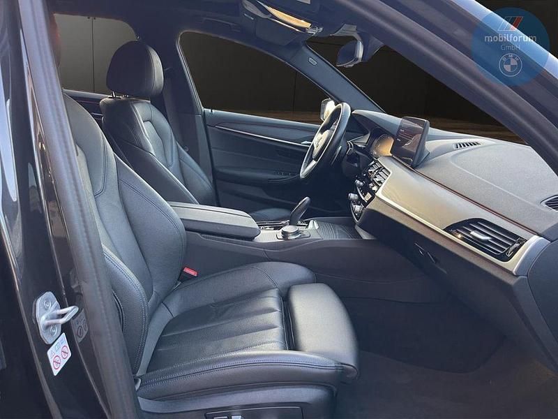 Gebraucht BMW 530 M Sport 286 PS (210 kW) 2022 Grau Limousine