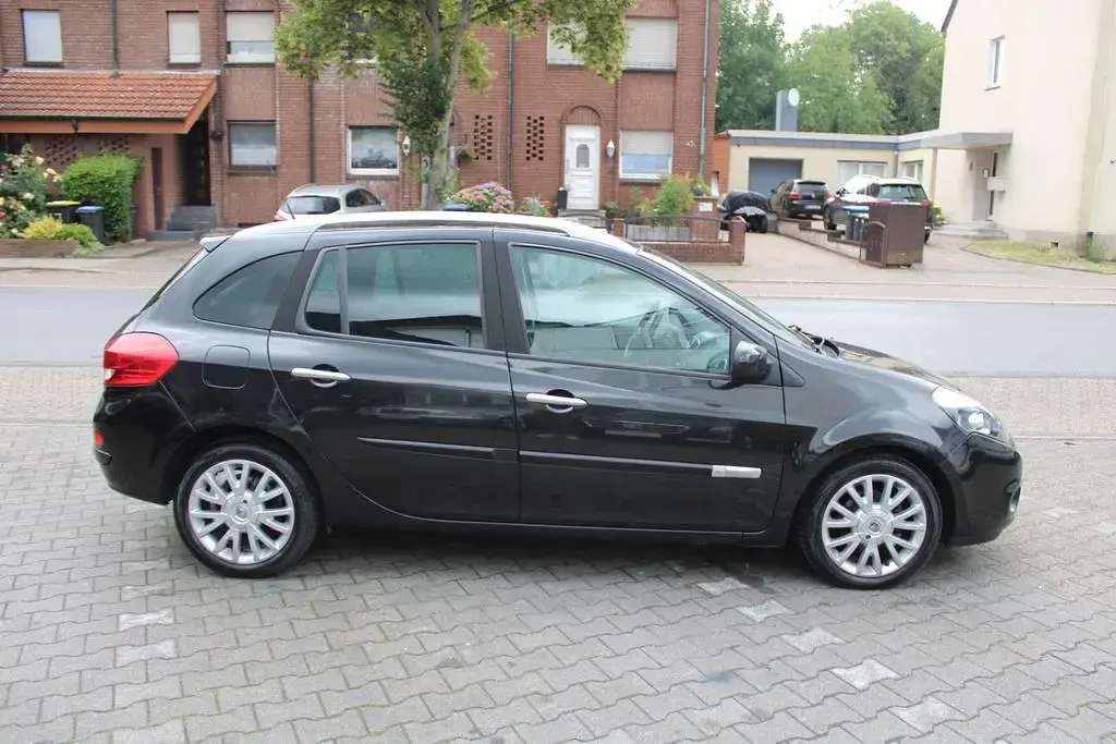 Gebraucht Renault Clio Dynamique 101 PS (74 kW) 2009 Schwarz Limousine