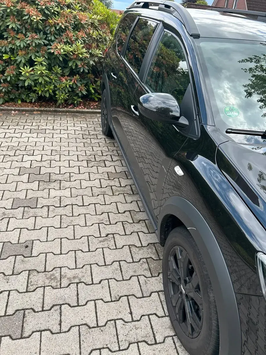 Gebraucht Dacia Jogger Extreme 110 PS (80 kW) 2023 Schwarz Van / Kleinbus
