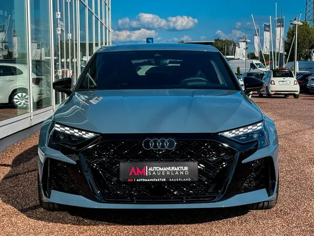 Gebraucht Audi RS3 Sport 400 PS (294 kW) 2025 Grau Limousine