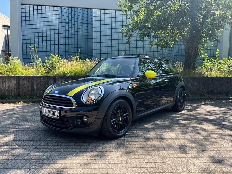 Schwarz Gebraucht 2014 Mini ONE Brick Lane Kleinwagen | 7.400 € (Etwas zu teuer) - Bild 1/4