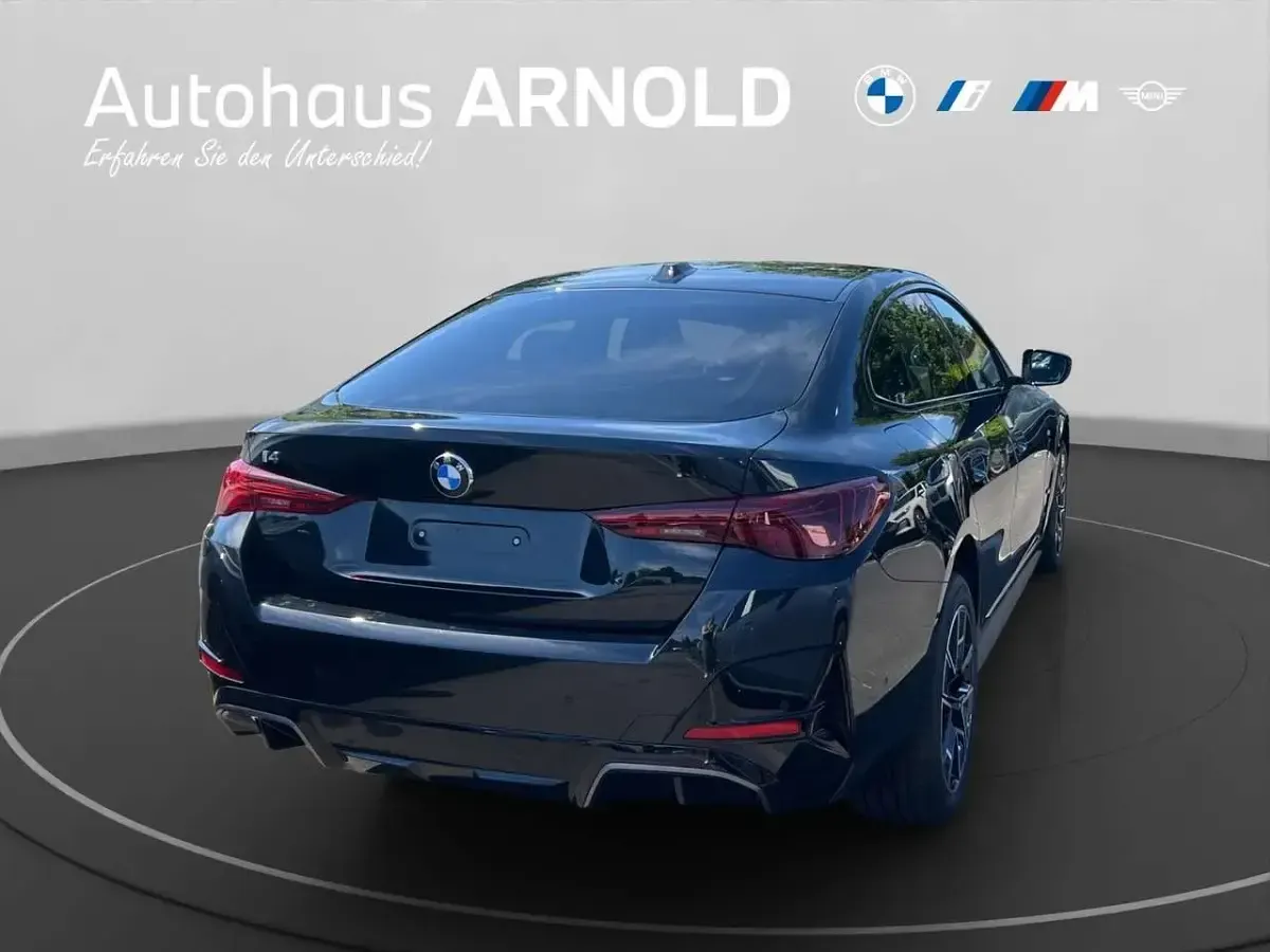 Neu BMW i4 M Sport 250 kW (340 PS) 2026 Black sapphire Limousine