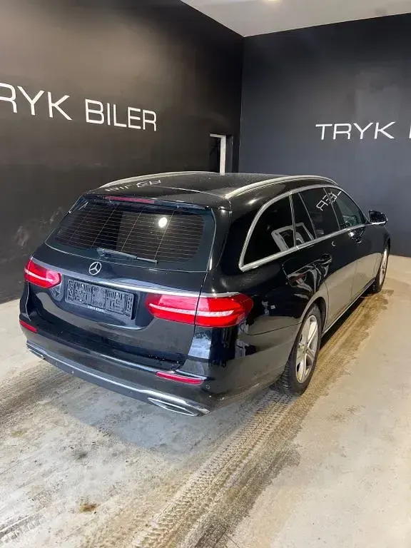 Gebraucht Mercedes E220 194 PS (142 kW) 2017 Schwarz Kombi