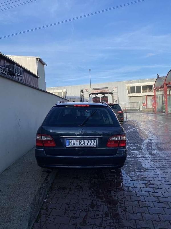 Gebraucht Mercedes E320 Avantgarde 204 PS (150 kW) 2004 Kombi