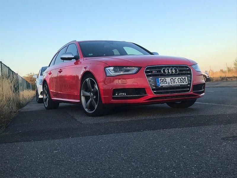 Rot Gebraucht 2013 Audi S4 Performance Kombi | 20.800 € (Fairer Preis) - Bild 1/4