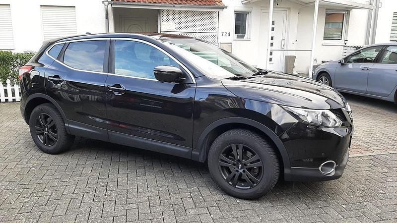 Schwarz Gebraucht 2017 Nissan Qashqai SUV | 14.500 € (Fairer Preis) - Bild 1/4