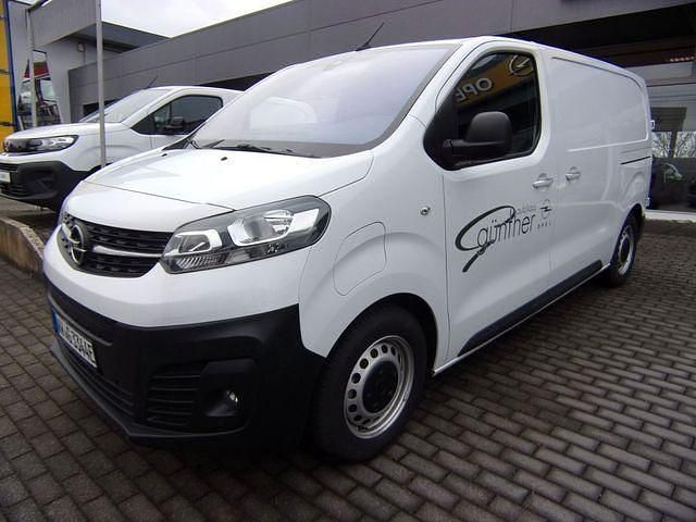 Purple (keine angabe) Gebraucht 2024 Opel Vivaro-e Combi Edition Van | 39.990 € - Bild 1/1