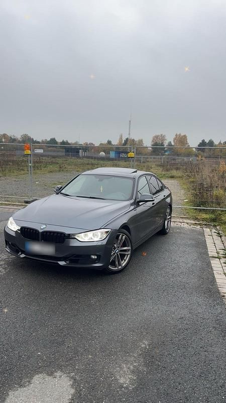 Gebraucht BMW 330 258 PS (189 kW) 2013 Grau Limousine