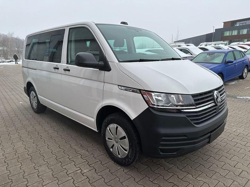 Gebraucht VW Caravelle Trendline 110 PS (80 kW) 2023 Weiß Van