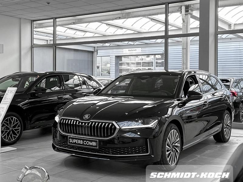Neu Skoda Superb 2026 Onyxschwarz (schwarz) Kombi