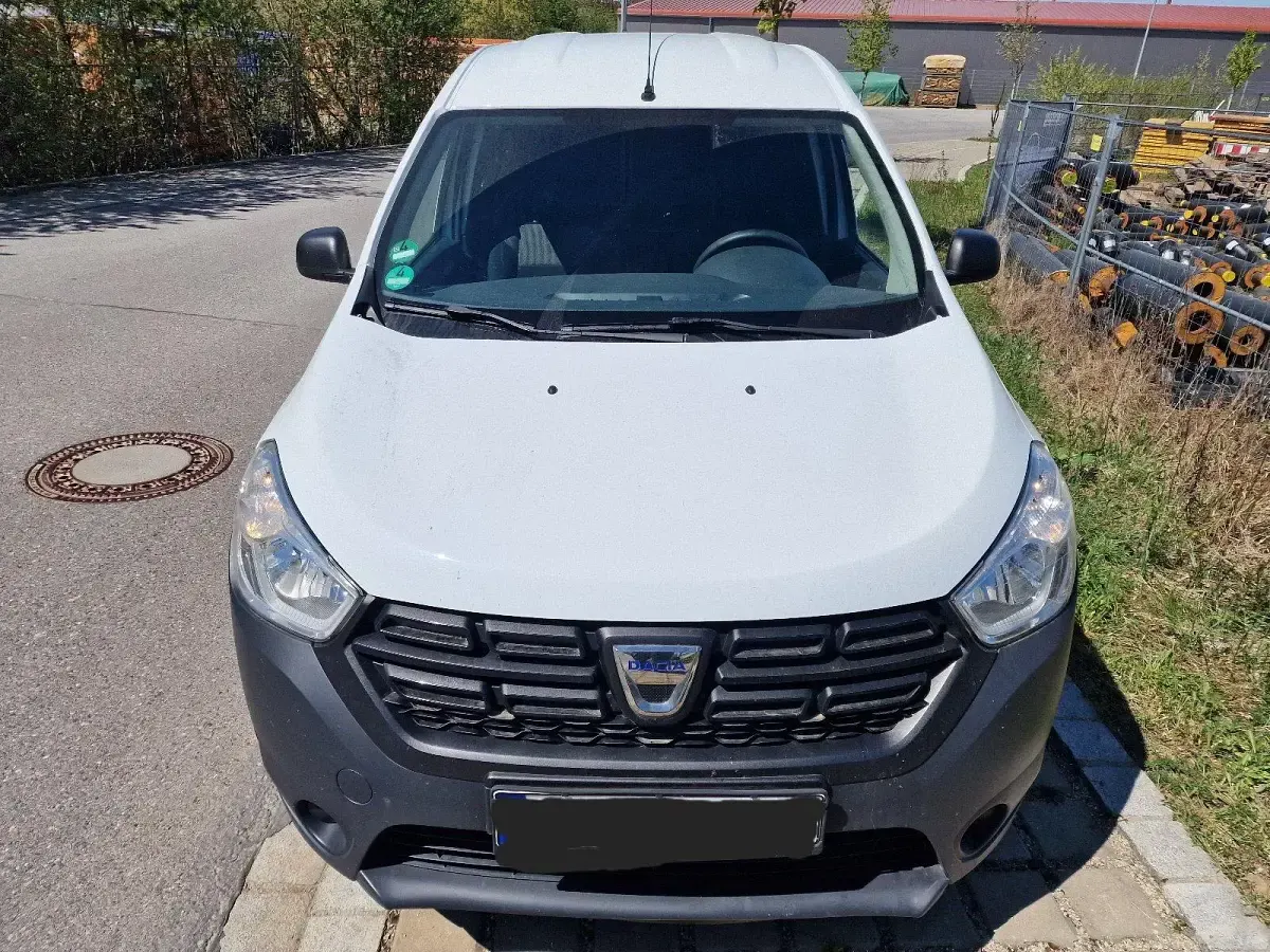 Second-hand Dacia Dokker 90 CP (66 kW) 2018 Alb Monovolum