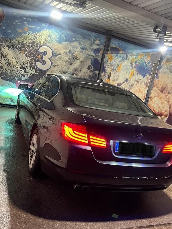 Gebraucht BMW 520 Luxury Line 184 PS (135 kW) 2011 Schwarz Limousine