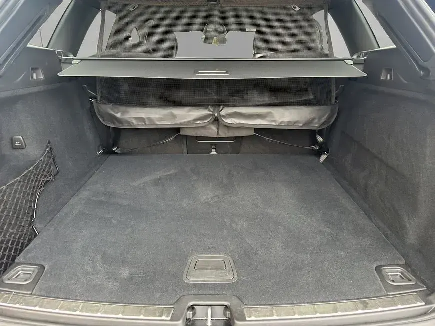 Gebraucht Volvo XC60 Plus 250 PS (183 kW) 2024 Schwarz SUV