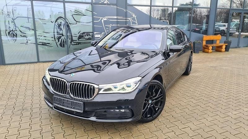 Schwarz Gebraucht 2016 BMW 740 Limousine | 33.400 € (Guter Preis) - Bild 1/4