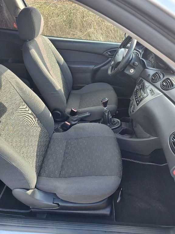 Gebraucht Ford Focus 101 PS (74 kW) 2003 Silber Limousine