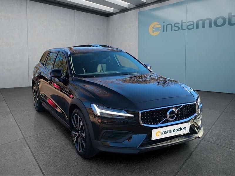 Gebraucht Volvo V60 CC 197 PS (144 kW) 2021 Schwarz Kombi