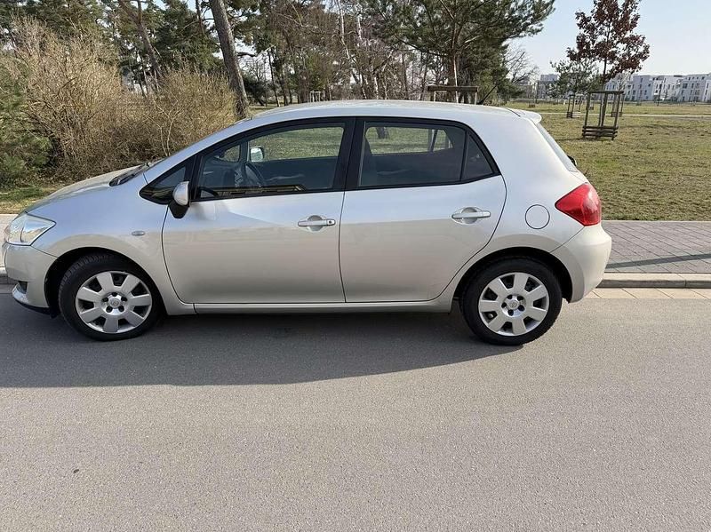 Gebraucht Toyota Auris Sol 126 PS (92 kW) 2008 Grau Kleinwagen