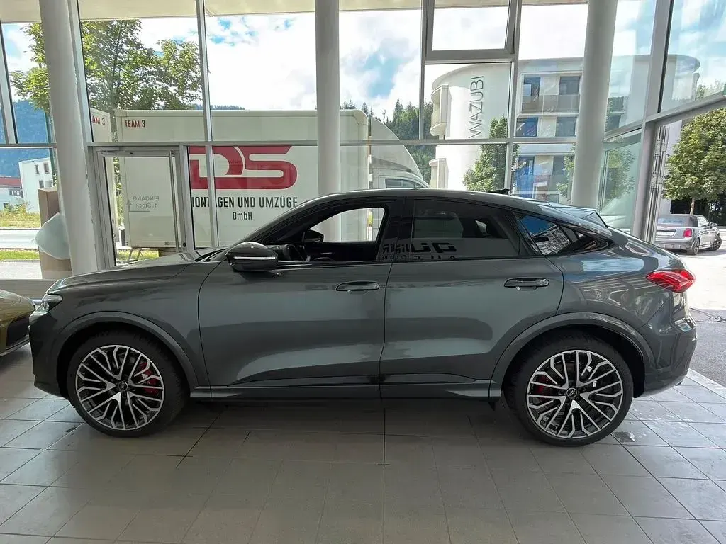 Neu Audi SQ5 Sportback Sport 367 PS (269 kW) 2026 Grau SUV