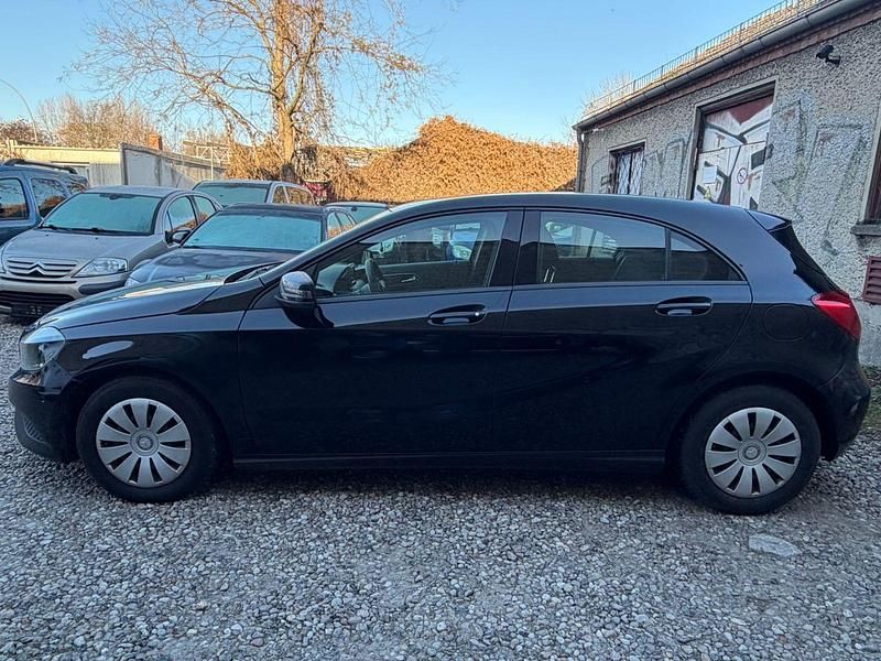 Gebraucht Mercedes A160 90 PS (66 kW) 2014 Schwarz Kleinwagen