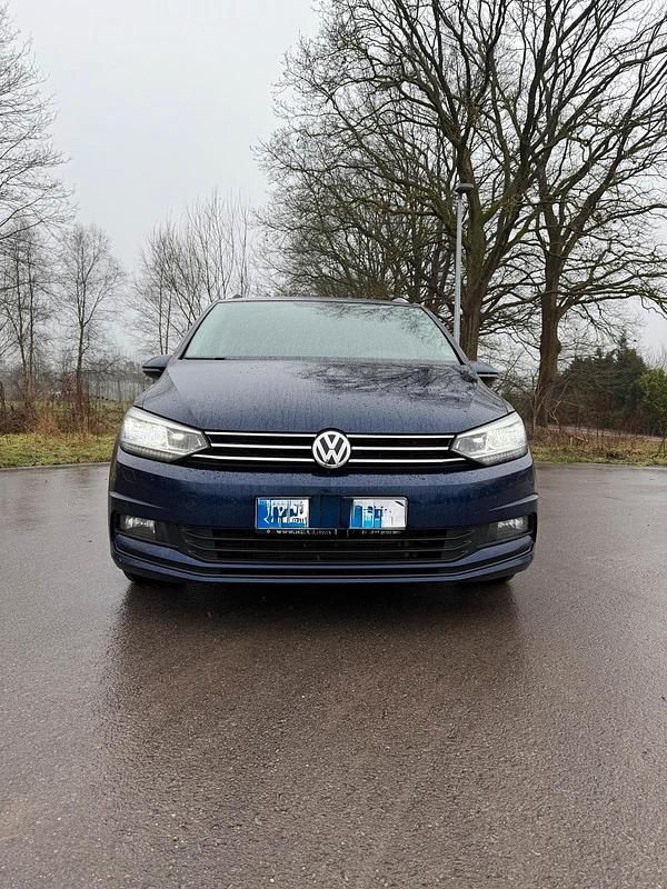 Gebraucht VW Touran Comfortline 116 PS (85 kW) 2020 Blau Van / Kleinbus