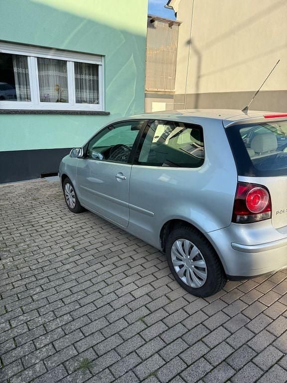 Gebraucht VW Polo Comfortline 69 PS (50 kW) 2009 Silber Kleinwagen