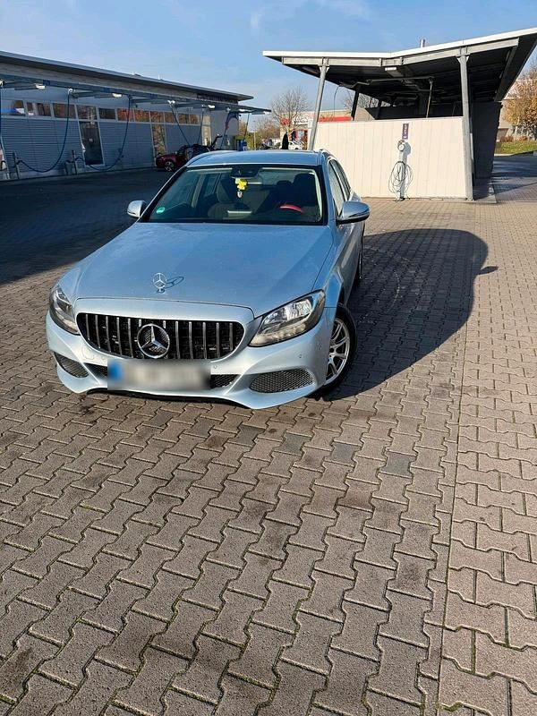 Blau Gebraucht 2015 Mercedes C200 Kombi | 11.800 € (Teuer) - Bild 1/4