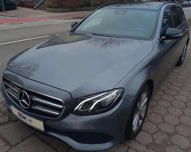 Gebraucht Mercedes E250 211 PS (155 kW) 2017 Selenitgrau Kombi