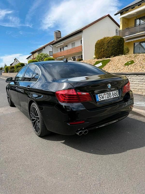 Gebraucht BMW 520 185 PS (136 kW) 2014 Schwarz Limousine
